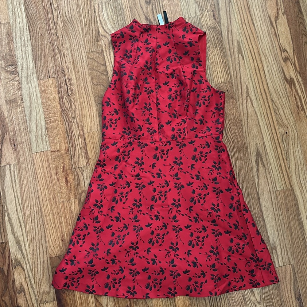 Elegant Red Floral Sleeveless Dress
